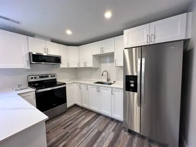 Completely Renovated 1 Bedroom Lower Floor of Raised Bungalow! ( in Long Term Rentals in Kitchener / Waterloo - Image 4
