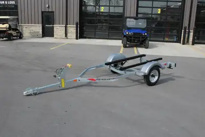 Specifications: Trailer length: 13' Trailer width: 66'' Width between fenders: 48'' Type of boarding...