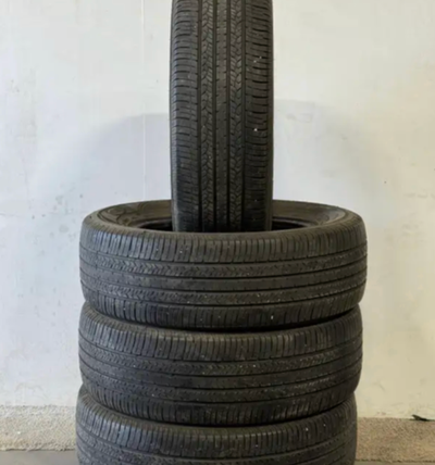 Goodyear 225/65/17 all season 225 65 17 tires 10/32 or 80% tread cost $1200 new Toyota RAV4 Highland...