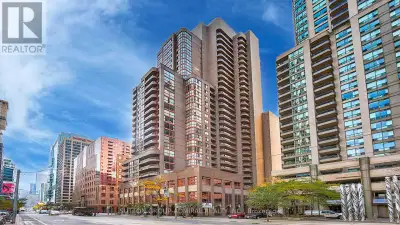 2405 - 736 BAY STREET Toronto (Bay Street Corridor), Ontario