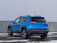 CARGET AUTOMOTIVE is thrilled to offer this 2017 Jeep Cherokee Trailhawk, an off-road-capable SUV fe... (image 8)
