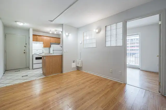 Student Rooms Available Steps From Laurier!! - Furnished Rooms!! in Room Rentals & Roommates in Kitchener / Waterloo - Image 7