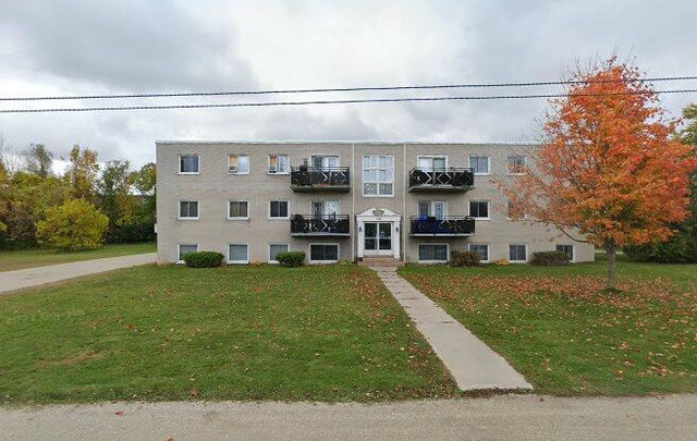 2 Bedrooms Apartment for Rent - 308 Seventh Street in Long Term Rentals in Oakville / Halton Region