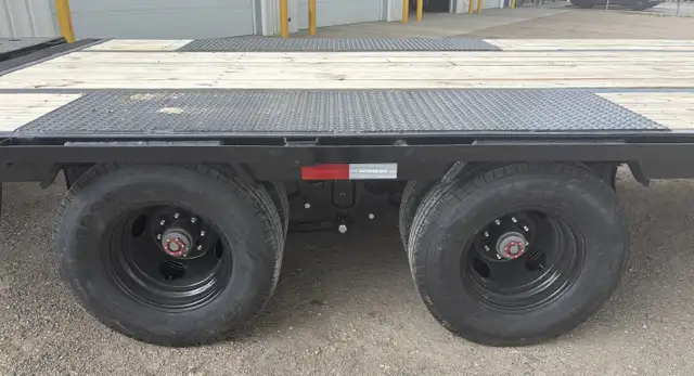 2026 PJ Trailers 32' Gooseneck Low-Pro Flatdeck with Duals 30K  in Cargo & Utility Trailers in Saskatoon - Image 15