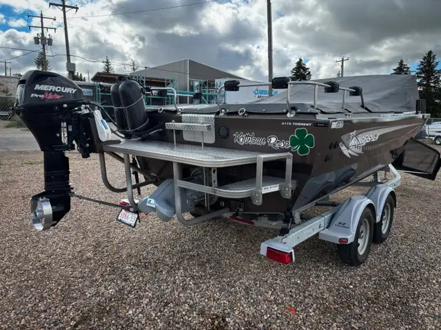 2015 KingFisher 2175 Torrent in Powerboats & Motorboats in Edmonton - Image 7