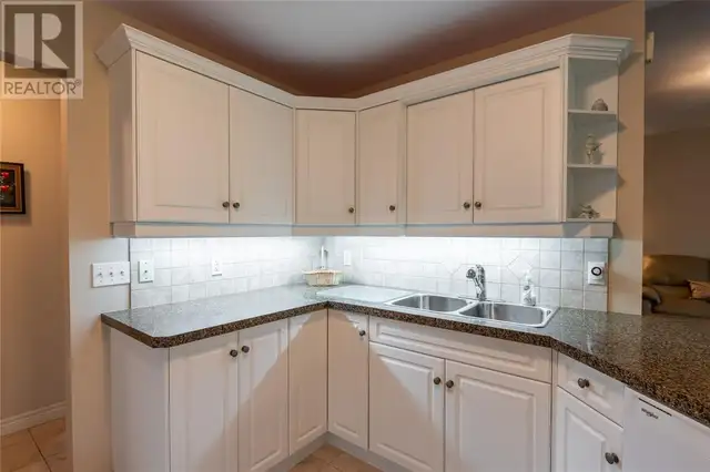 189 Stathis BOULEVARD Sarnia, Ontario in Houses for Sale in Sarnia - Image 13