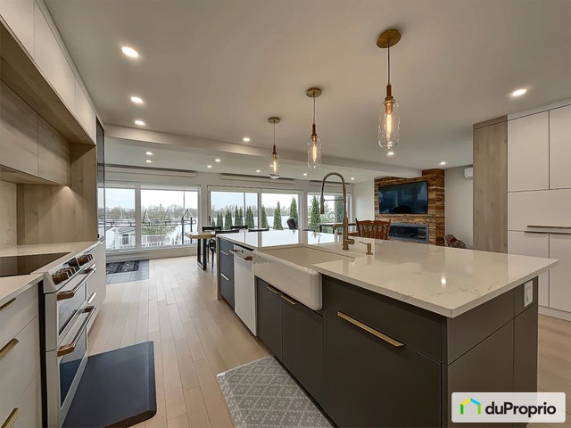 $890,000 - Duplex for sale in Contrecoeur — photo 1