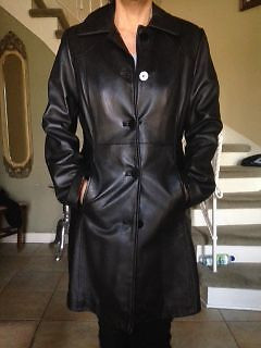woman's leather jacket/coat dans Femmes - Hauts et vêtements d'extérieur  à Laval/Rive Nord - Image 3