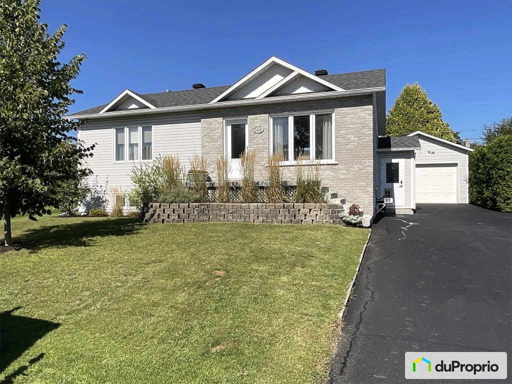 $499,000 - Bungalow in Drummondville (St-Charles-De-Drummond) — photo 1