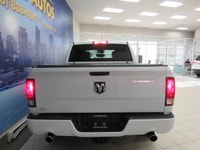 RAM 1500 CLASSIC 2021 EXPRESS V8 5.7 LITRES HEMI 4X4 CREW-CAB BOITE 5.7 PIEDS TOUT ÉQUIPÉ / CAMÉRA D... (image 4)