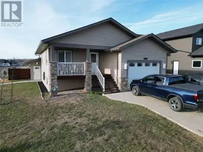 A newer family home (2012) located in a family neighborhood close to schools and parks. This 5 bedro...