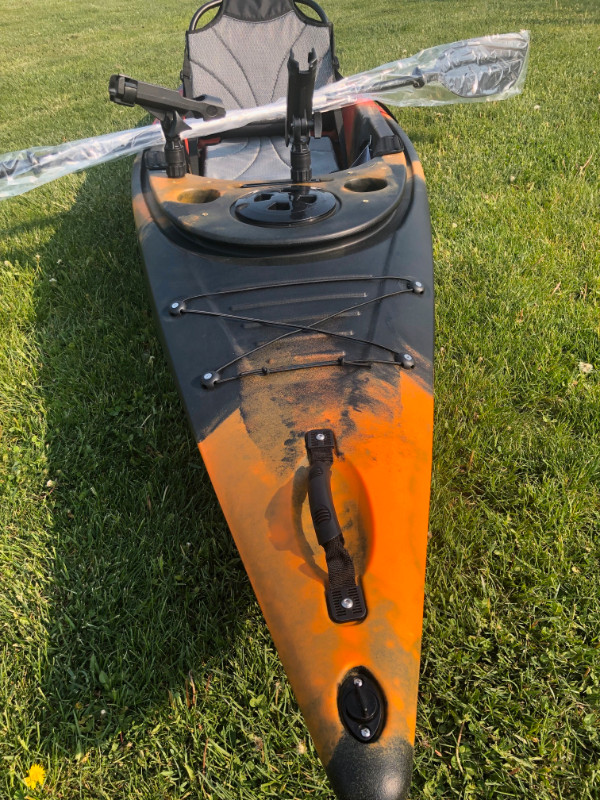 Strider L 11' Sit in Kayak, free paddle, removable rod holders in Canoes, Kayaks & Paddles in Windsor Region - Image 2