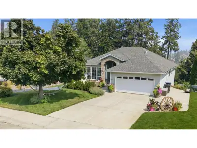Bright, spacious & beautifully renovated, this 5 bdrm, 3 bath walkout rancher offers 3,113 sq.ft. of...