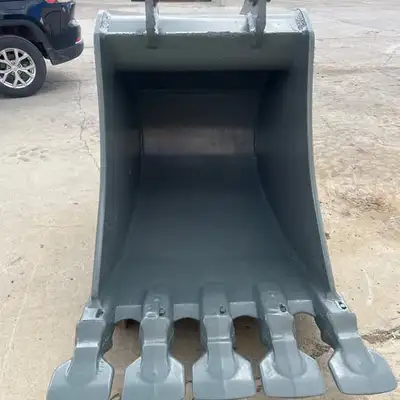 Digging Bucket For a Volvo EC480EL 42 INCH WITH SPADE TEETH PIN SIZE FRONT PIN 110MM BACK PIN 100MM...