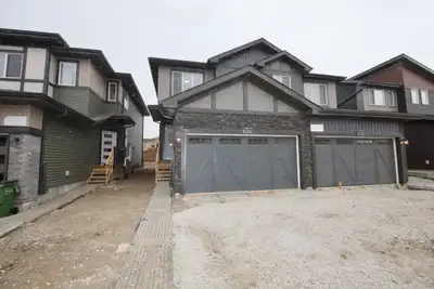 Mattson 3 Bed 2.5 Bath Dbl Garage Upper Edmonton