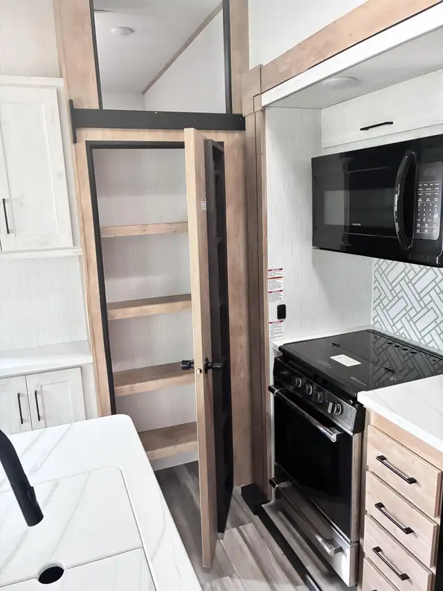 2023 Heartland MILESTONE 370 FLMB in Travel Trailers & Campers in St. Albert - Image 12
