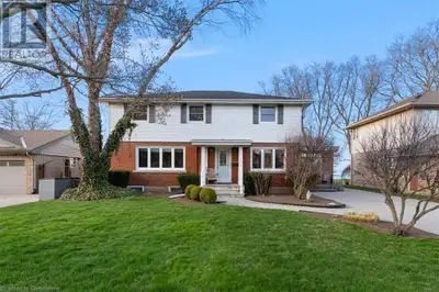 Welcome to 20 Lakeside Drive, Grimsby – Waterfront Living at its Best! Enjoy panoramic views of Lake...