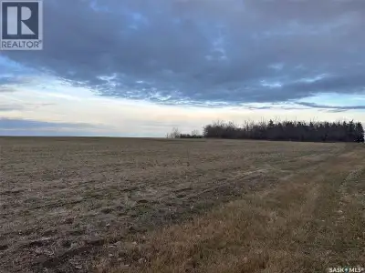 Discover the perfect canvas for your dream property with this expansive 5-acre lot. Call your favori...
