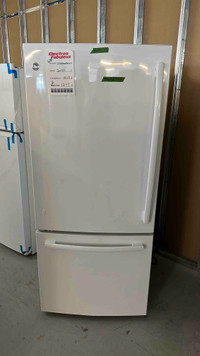 3251-Refrigerateur GE Congelateur en bas Blanc 30'' GE GDE21DGKW City of Montréal Greater Montréal Preview