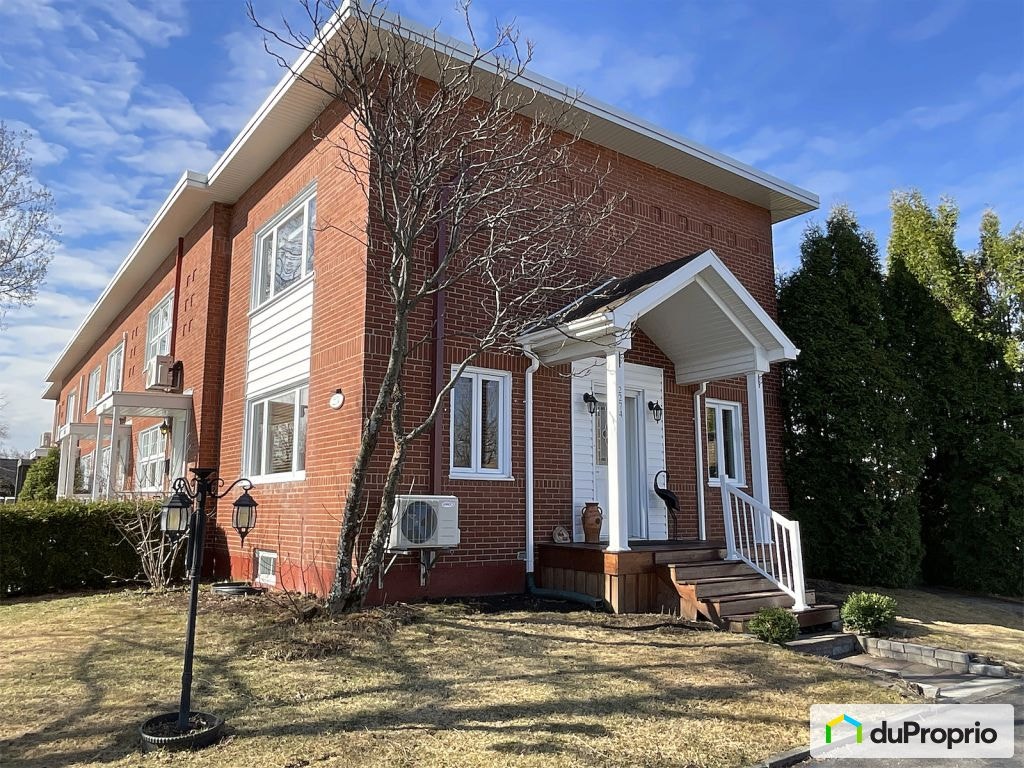 $364,900 - Townhouse for sale in Jonquière (Arvida) — photo 2