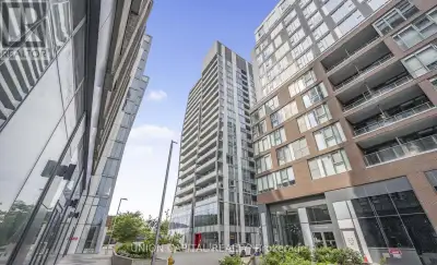 Welcome to this beautiful and modern 1 bedroom & 1 underground parking space suite located in the he...
