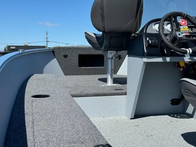 2025 Lund Boat Co 1600 Fury SS in Powerboats & Motorboats in Prince Albert - Image 21