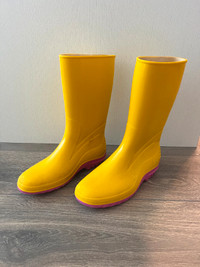 RAIN BOOTS - Yellow