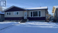 729 8 Avenue Wainwright, Alberta