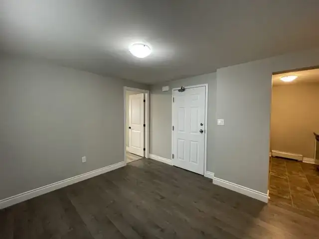 3 bedroom apartment, walking distance to SLC 1-37 Churchill in Long Term Rentals in Kingston - Image 6