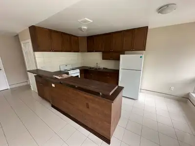 2 BR APARTMENT on Finch and Sentinel - UTILITIES INCLUDED!