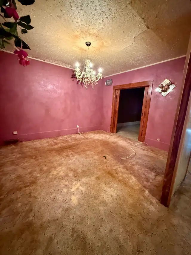 2340 Toronto St - Character Home In General Hospital Area63011176671235121