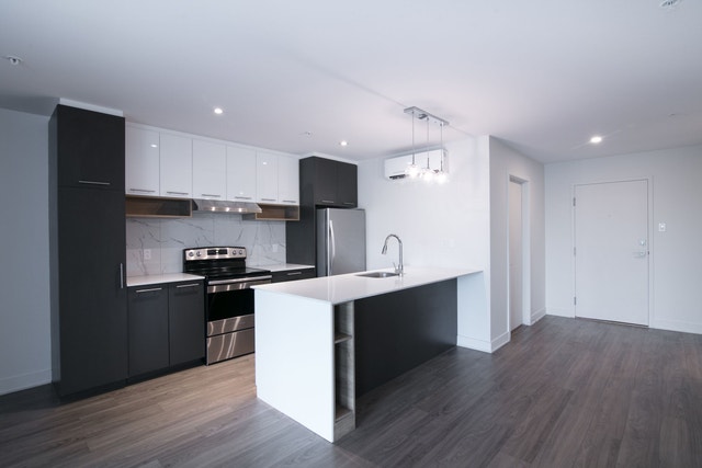 9675 Av. Papineau — photo 1