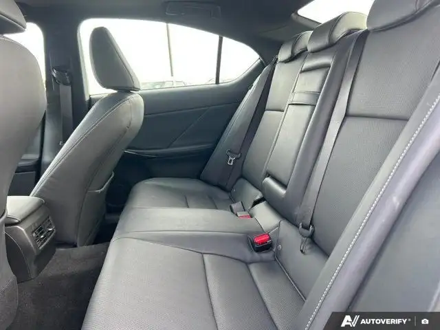2025 Lexus IS 300 Awd | Leather | Sunroof | Accident Free in Cars & Trucks in Mississauga / Peel Region - Image 27