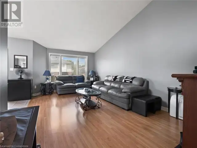 7721 PARKVIEW Crescent Niagara Falls, Ontario in Houses for Sale in St. Catharines - Image 11
