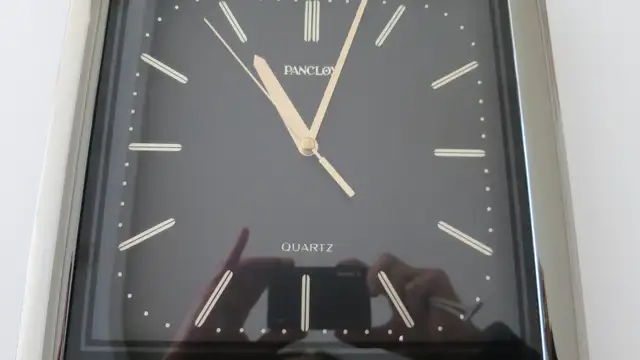 Panclox Quartz Wall Clock & Alarm in Home Décor & Accents in Edmonton - Image 3