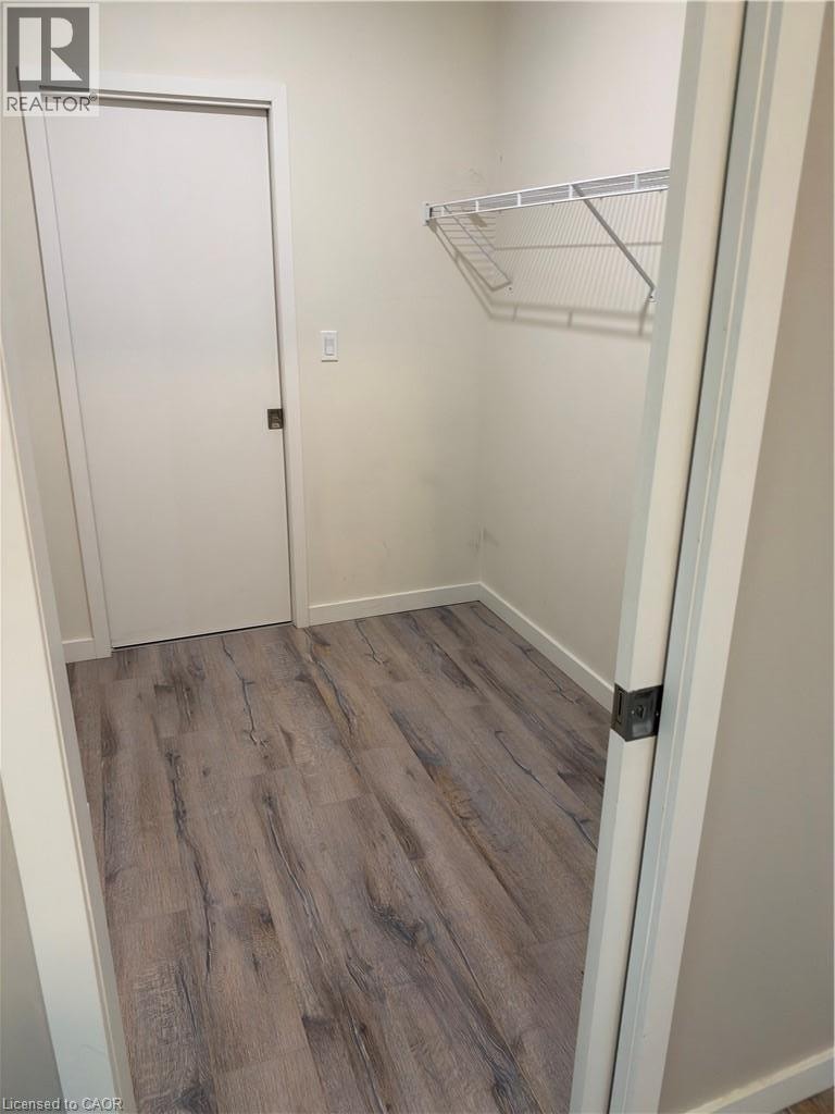 690 KING Street W Unit# 214 Kitchener, Ontario 4