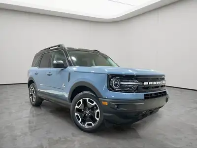 HEATED FRONT SEATS, HEATED STEERING WHEEL, BLIND SPOT MONITOR, CROSS-TRAFFIC ALERT, BACK-UP CAMERA U...