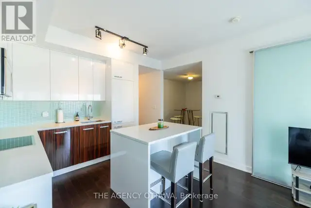 1610 - 111 CHAMPAGNE AVENUE S Ottawa, Ontario62864758404737123
