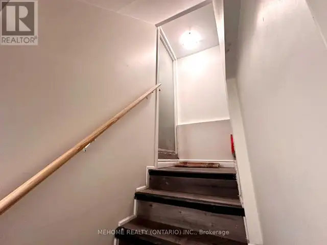 12 MILTON PLACE Vaughan (Maple), Ontario in Long Term Rentals in Markham / York Region - Image 4