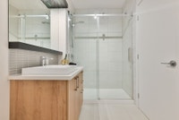 Faites la découverte de nos logements stylés tout inclus conçus pour ceux qui ont le goût du luxe. L... (image 7)