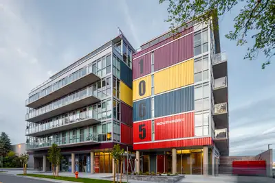 Available Now Don't Miss Out This industrial-chic, 1st floor, 1 bedroom, a den, and 1 bath suite is...