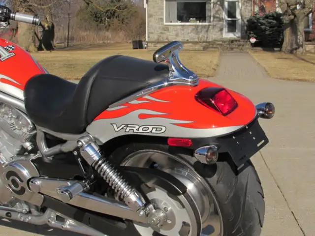 2007 Harley-Davidson VRSCX Screamin' Eagle V-Rod in Street, Cruisers & Choppers in Leamington - Image 26