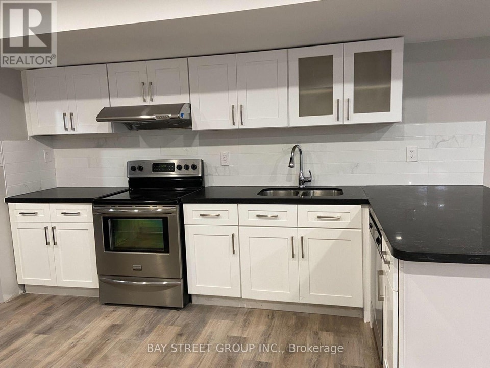 LOWER - 8223 MARCON STREET Niagara Falls (Ascot), Ontario 3