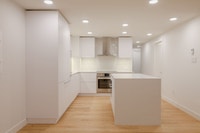 Renovated Akelius three bedroom apartment for rent. Located near Roslyn in the Westmount neighborhoo... (image 1)