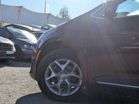 Come see this 2017 Chrysler Pacifica Touring-L Plus. Its Automatic transmission and Regular Unleaded... (image 8)