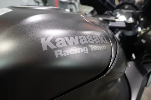 2025 Kawasaki NINJA ZX-10RR Grey in Sport Bikes in Edmonton - Image 4