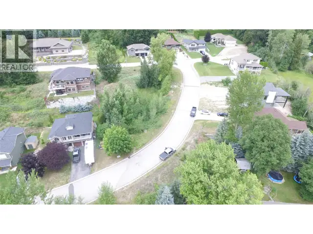 928 8th Street Montrose, British Columbia in Land for Sale in Nelson - Image 3