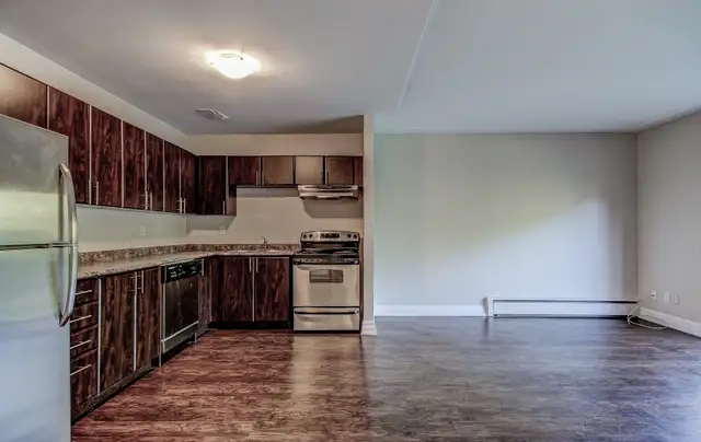 3 BDRM SUITE - fully renovated - Available May 1st in Long Term Rentals in Hamilton - Image 6