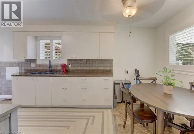 144 HOLBORN Drive Kitchener, Ontario in Houses for Sale in Kitchener / Waterloo - Image 9