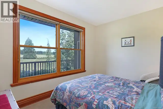 3713 Dove Creek Rd Courtenay, British Columbia in Houses for Sale in Comox / Courtenay / Cumberland - Image 36